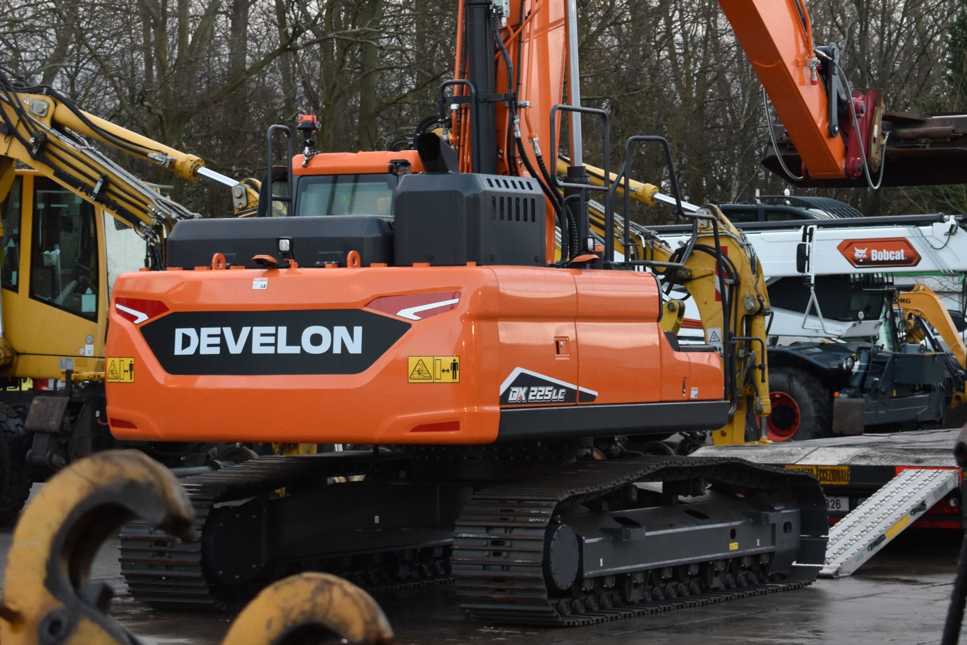 Develon DX225LC mit Werkzeugpaket 