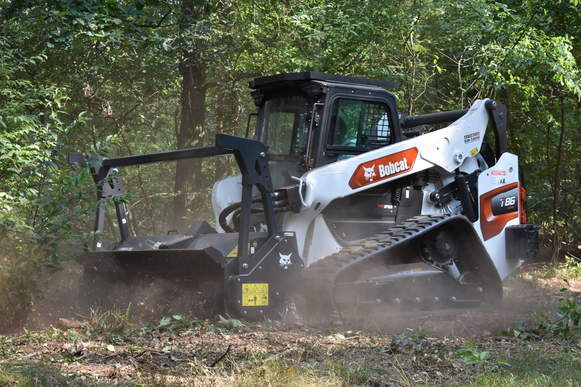 Bobcat T86 mit Forstmulcher & Fernsteuerung 