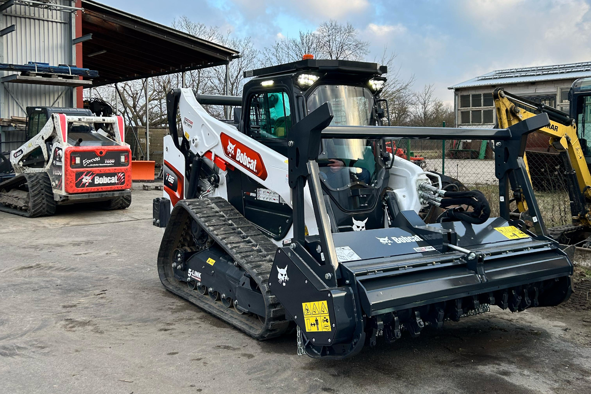 Bobcat T86 mit SuperFlow & Forstmulcher