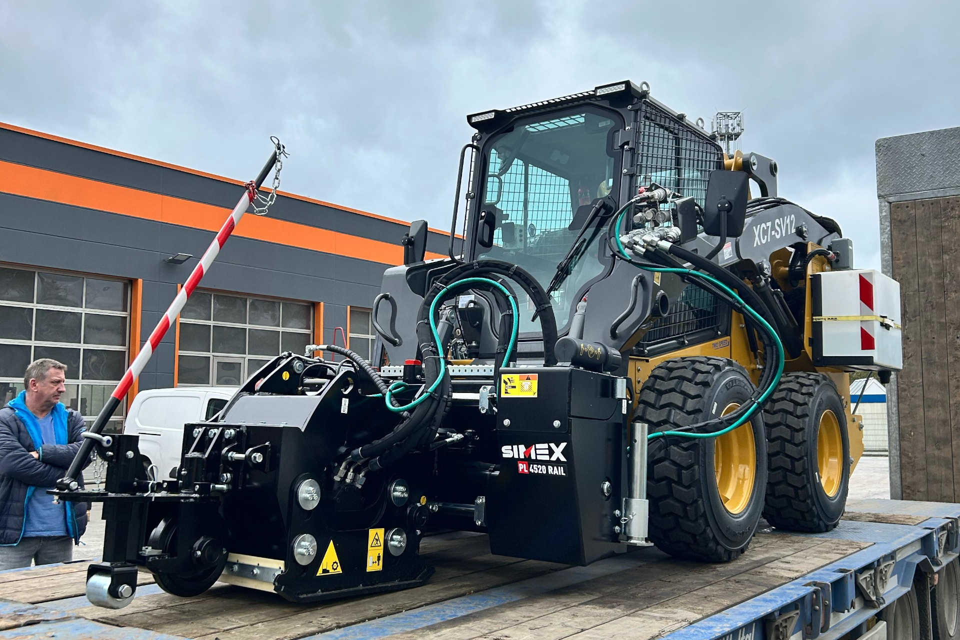 XCMG XC-7 SV12 inkl. SIMEX Rail-Fräse